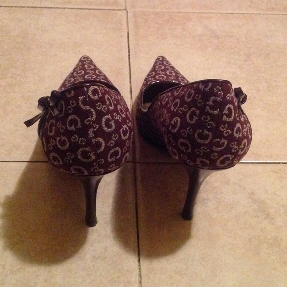 GUESS G Logo Signature Pumps Size 8 1/2 Browns - Picture 3 of 4