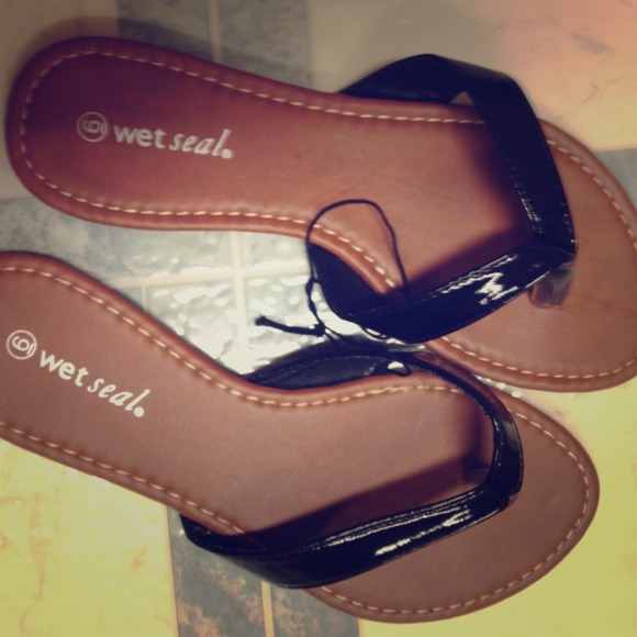 New Wet Seal flip flops
