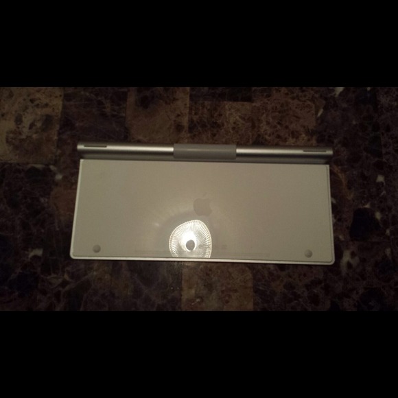 Apple wireless keyboard