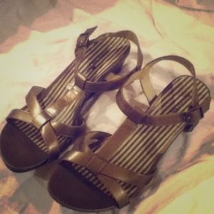 ❌Traded❌Gold Wedge Sandals