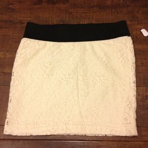 Lace skirt