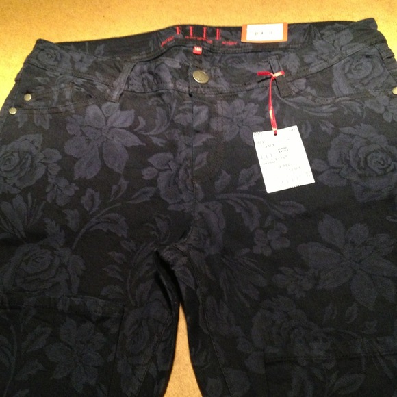 ELLE Denim - SuperSkinny Floral Denim🌸