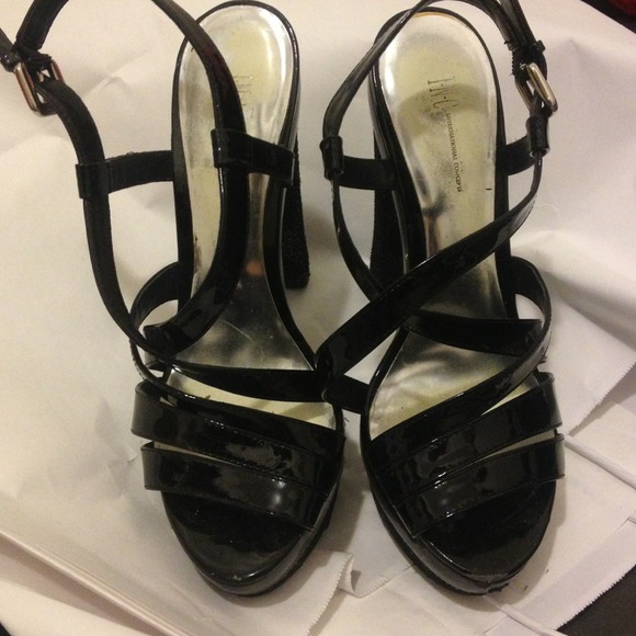 ⬇REDUCED⬇ Black Strappy Platform Sandals - Picture 2 of 4