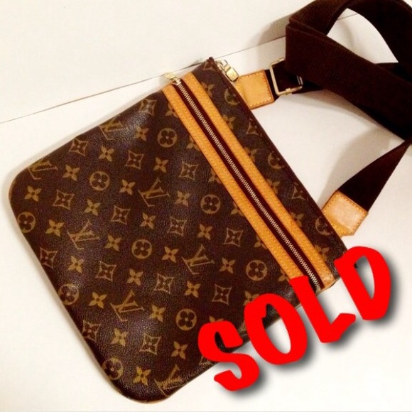 SOLD💥 Authentic Louis Vuitton Pochette Bosphore💥