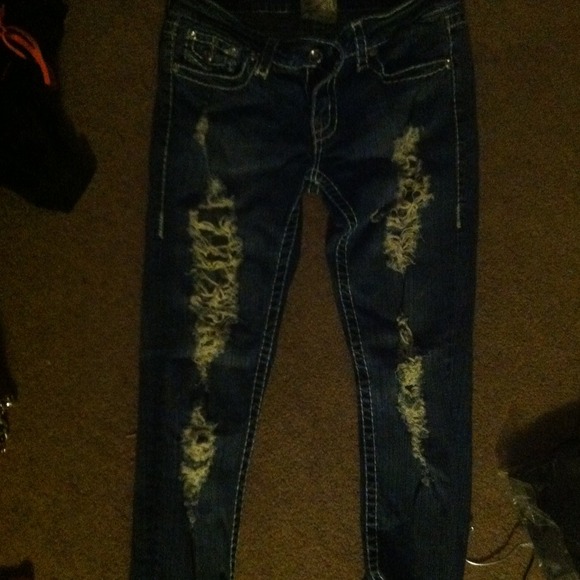 Distressed jeans/ LA Idol
