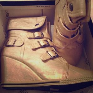 SALE!!! Brand New Bucco Wedge Sneakers