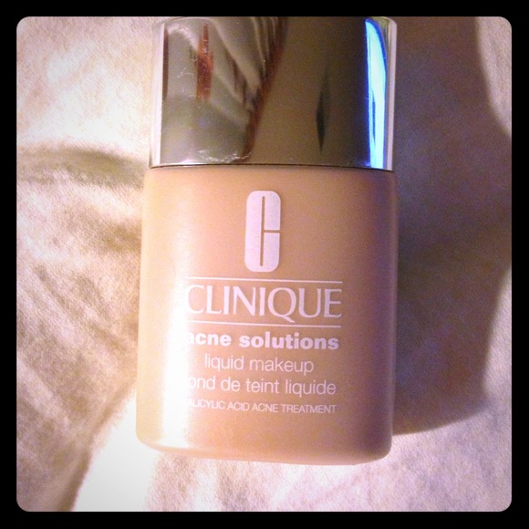 Clinique acne solutions foundation in fresh ivory