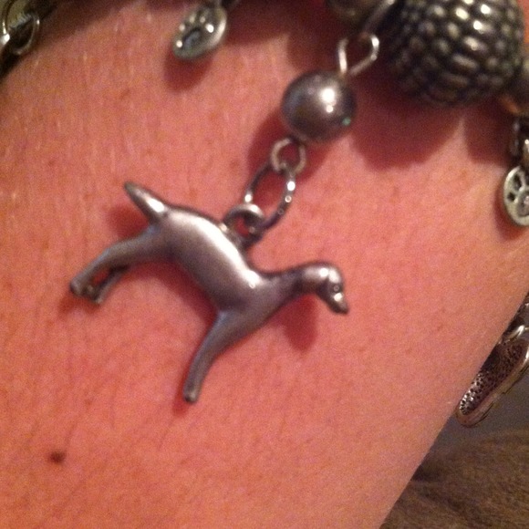 Silver dog charm bracelet! - Picture 2 of 3