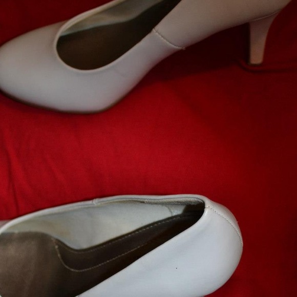 Heels - Picture 2 of 4