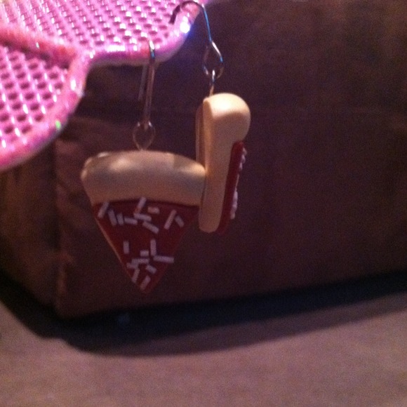 Pizza earrings! - Picture 1 of 1