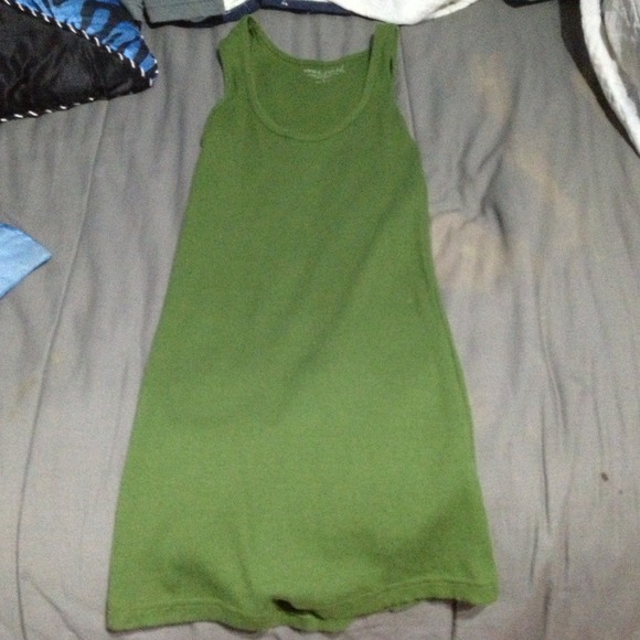 Wet seal foerest green tank-top