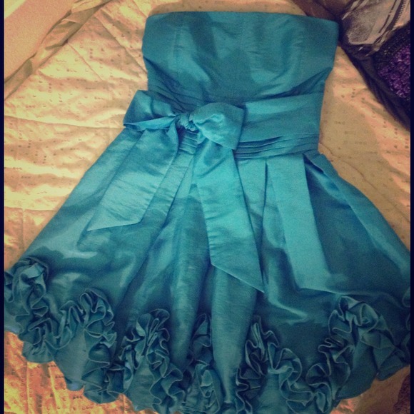 Very pretty blue ruffle dress<3