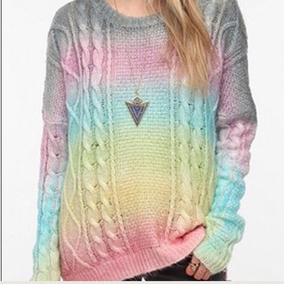 😍LOOKING😍 UNIF SWEATER