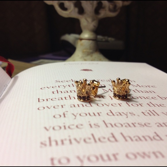 Gifted with purchases 🎀Sparkling stud earrings🎀 - Picture 4 of 4