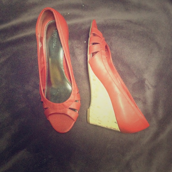 Red wedges