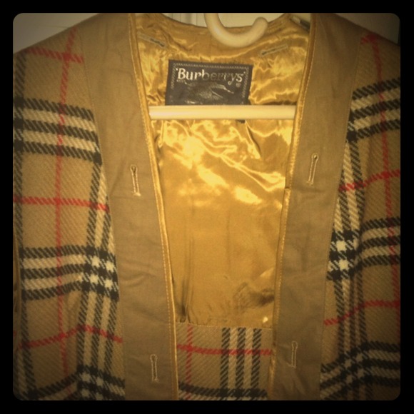 100% authentic Burberry trench liner