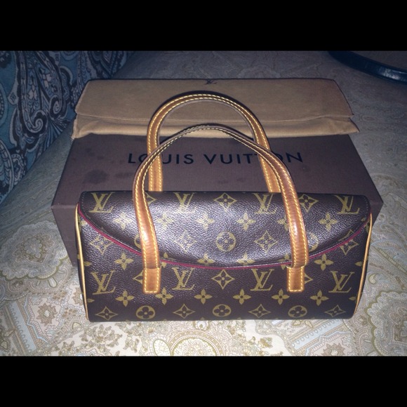 Louis Vuitton Handbags - Authentic Louis Vuitton