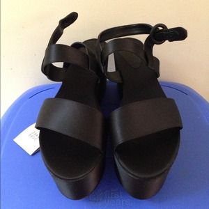 Black Zara basics platform sandals