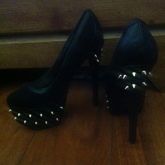 Wild- black platform pumps - Picture 2 of 3