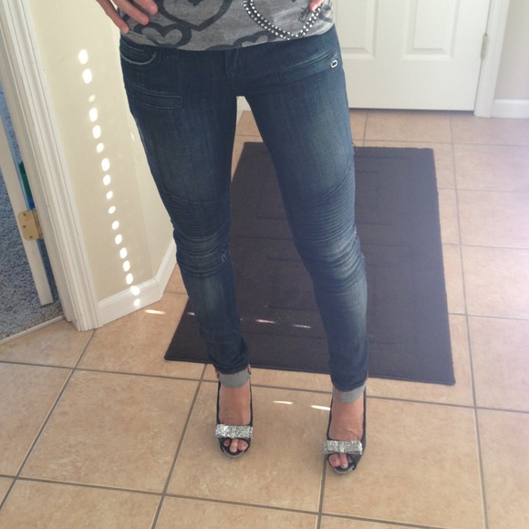 Rock revival Sheryl skinny