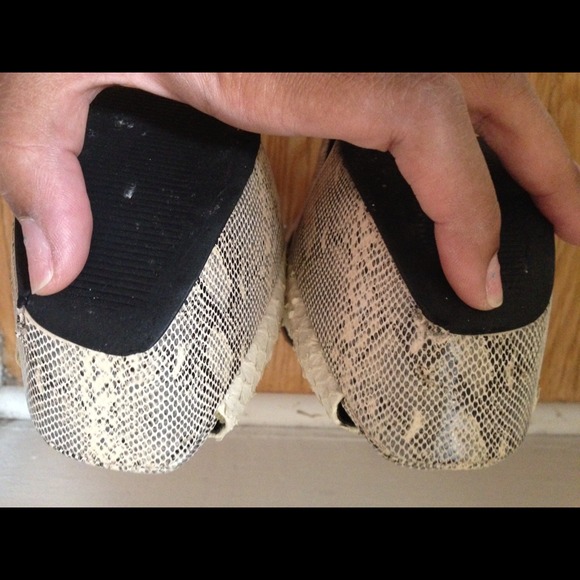 Black and cream snake skin leather platform heels - Picture 4 of 4