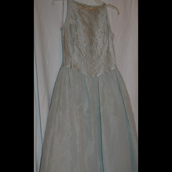 Ladies Formals - Picture 1 of 4