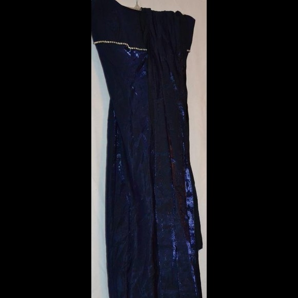 Ladies Formals - Picture 4 of 4