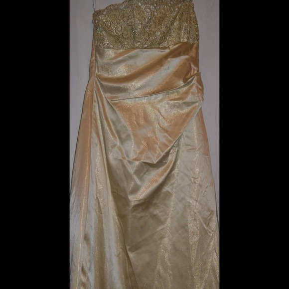 Ladies Formals - Picture 4 of 4