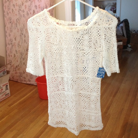 *Sold* Free people geo lace top