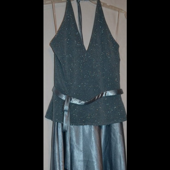 Ladies Formals - Picture 4 of 4