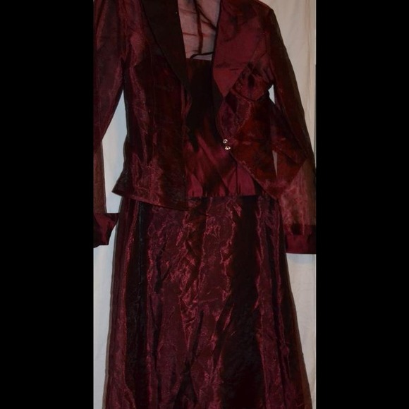 Ladies Formals - Picture 2 of 4