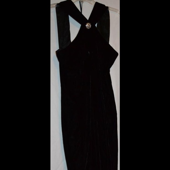 Ladies Formals - Picture 4 of 4