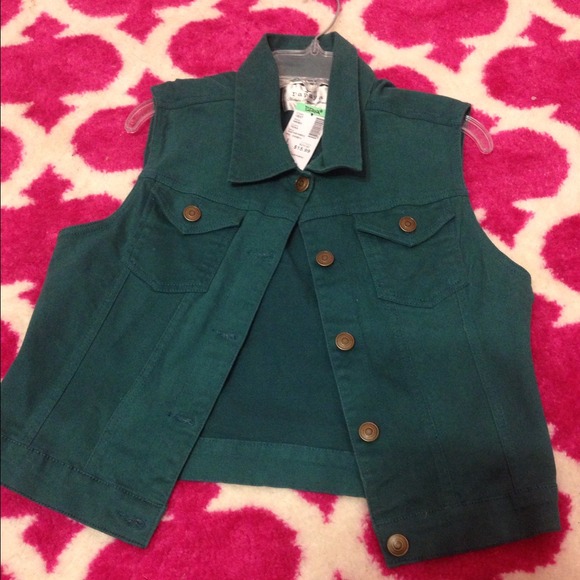⛔SOLD⛔ Papaya Green Cut Off Denim Jacket