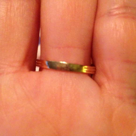 🚨SOLD🚨Cameo Ring . - Picture 2 of 4