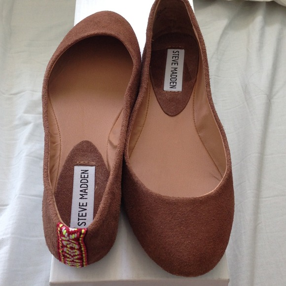 🚫Sold🚫 Brand New Steve Madden flats in tan