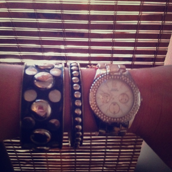 Silver guess watch