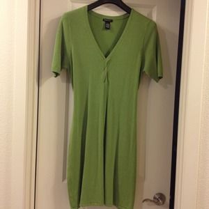 BCBGMAXAZARIA green dress-Perfect for fall/winter!