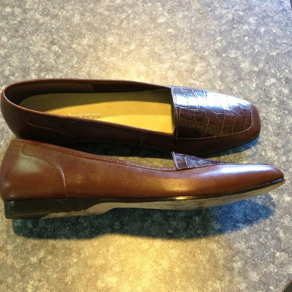 Brown leather flat/loafer - Picture 2 of 2