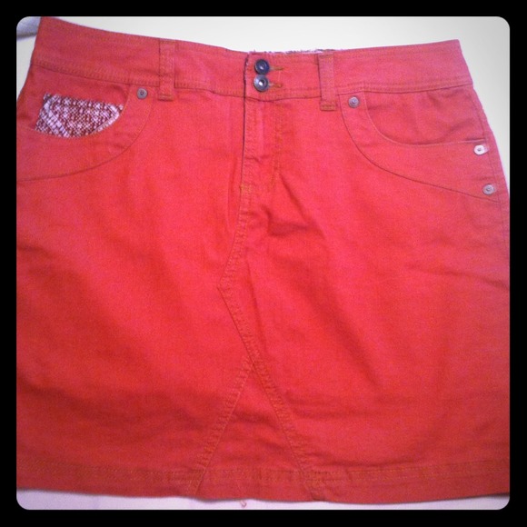 Red skirt, size 6