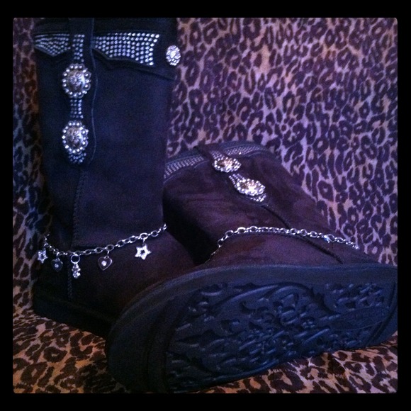 Adorable Montana West "ugg" like boots