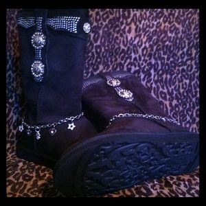 Adorable Montana West "ugg" like boots