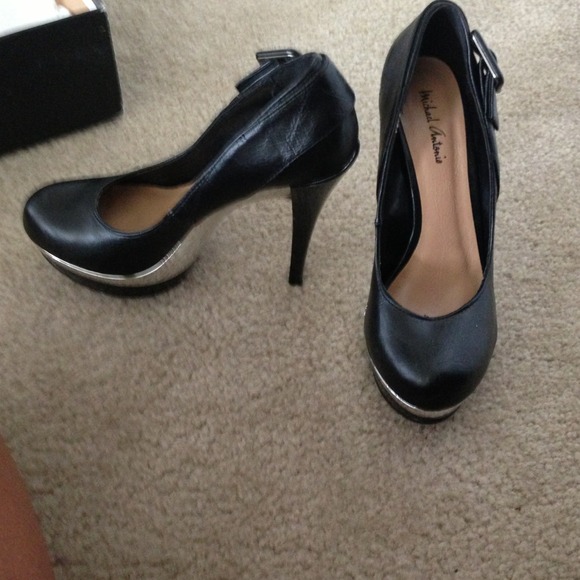 Michael Antonio Logi Black pumps - Picture 2 of 4