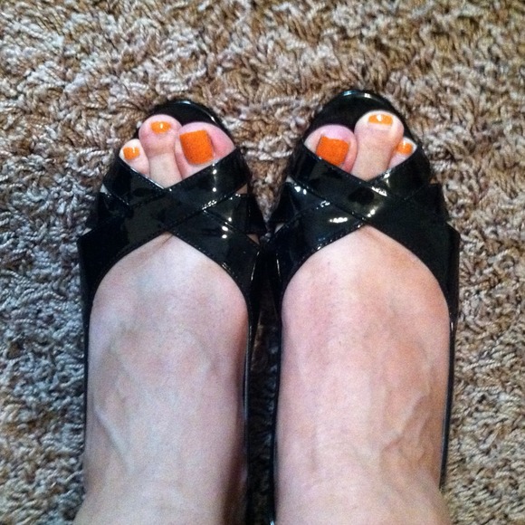 Fioni black heels