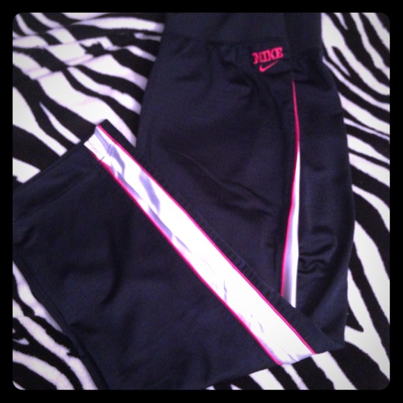 ⚠️❗️Nike Capris❗⚠️