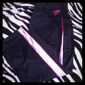 ⚠️❗️Nike Capris❗⚠️