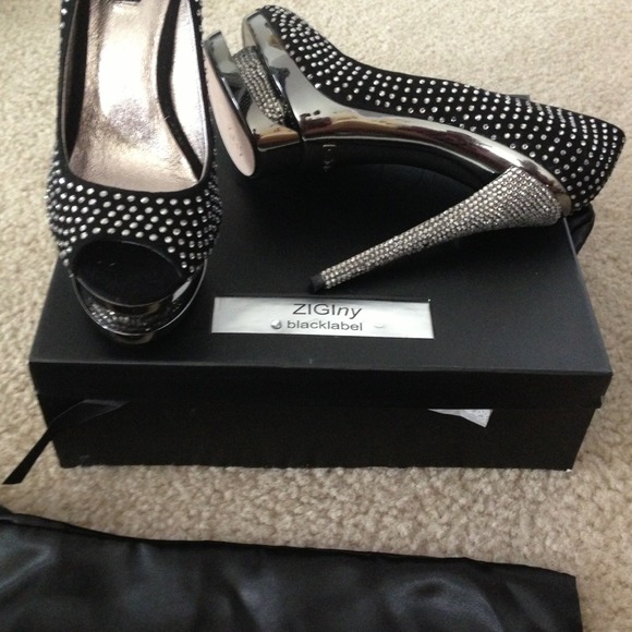 ZIGIny blacklabel shiny pumps NWOT - Picture 3 of 4