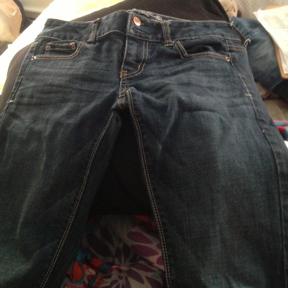 SOLD IN BUNDLE American Eagle artist jeans