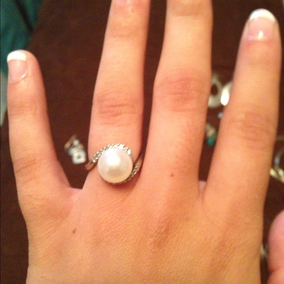 Pearl ring size 5 - Picture 1 of 1