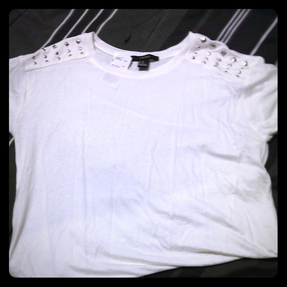🚫❌SOLD❌🚫Studded shoulders long top