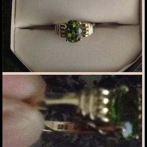 10k yellow gold peridot ring